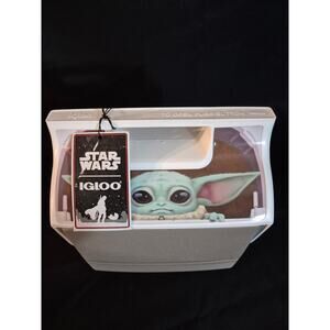 IGLOO Star Wars Baby Yoda Child 4 Qt Playmate Mini Cooler Lunchbox..
